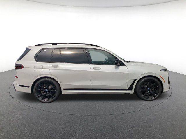 2027 BMW X7 M60i