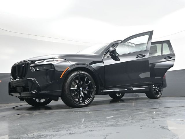 2027 BMW X7 M60i