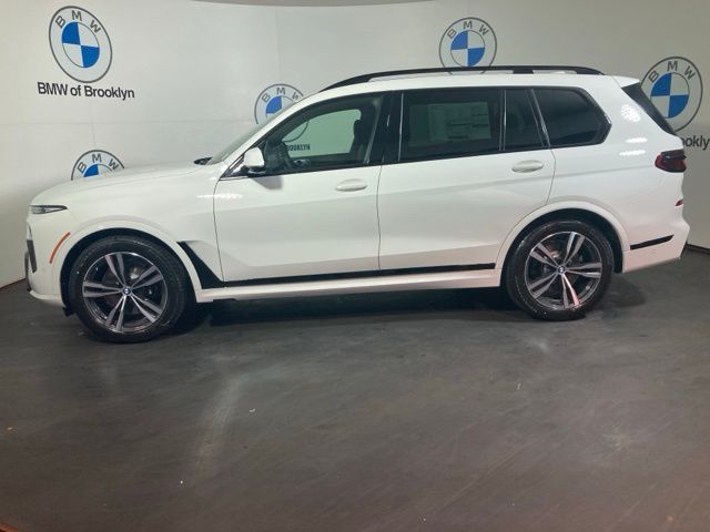 2027 BMW X7 M60i
