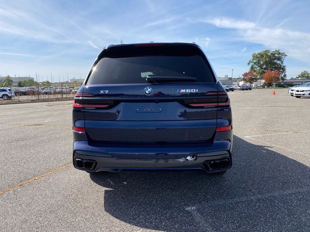 2027 BMW X7 M60i