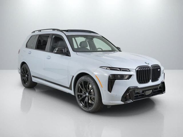 2027 BMW X7 M60i