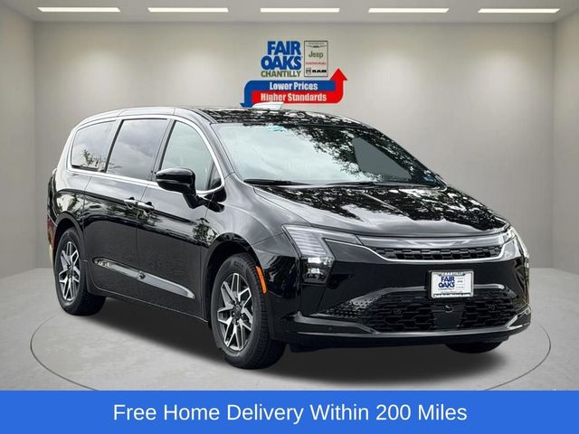 2027 Chrysler Pacifica Limited