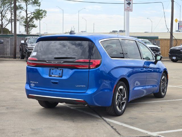 2027 Chrysler Pacifica Limited