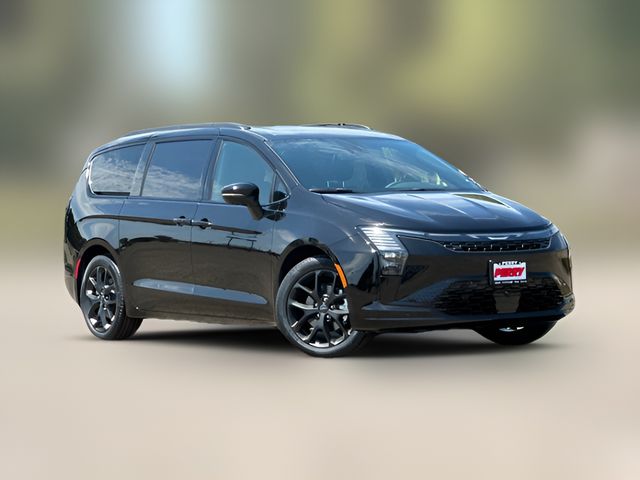 2027 Chrysler Pacifica Limited