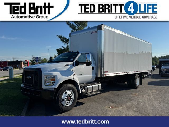 2027 Ford F-750 Base