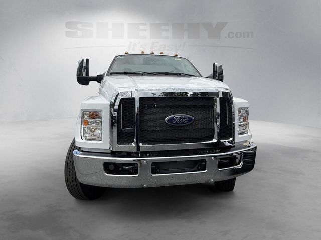 2027 Ford F-750 Base