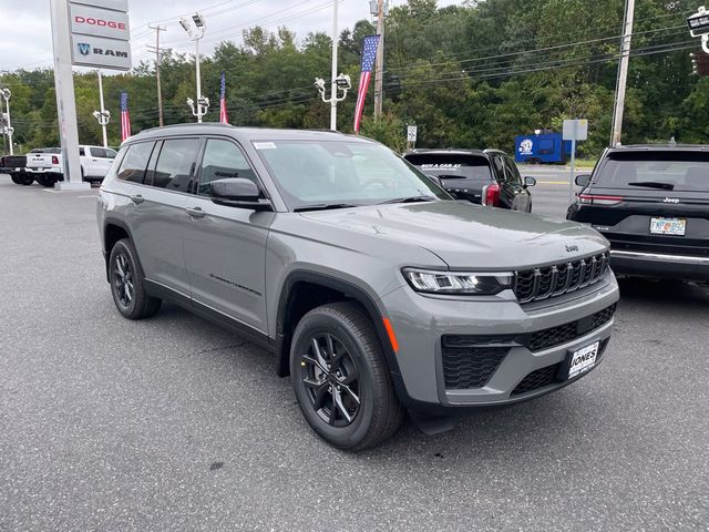 2027 Jeep Grand Cherokee L Laredo Altitude