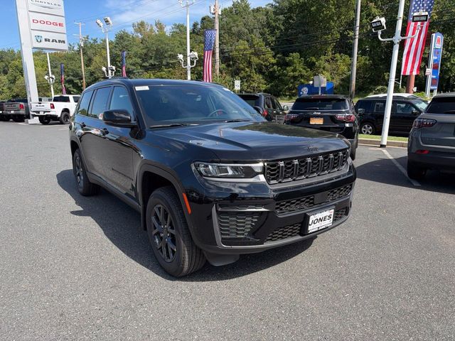 2027 Jeep Grand Cherokee L Laredo Altitude