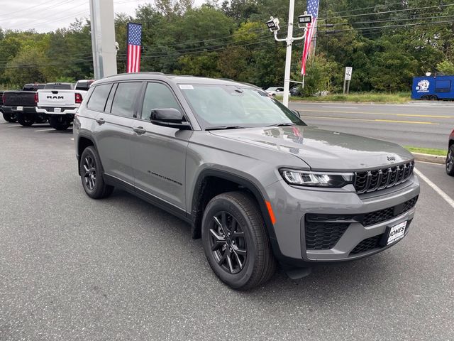 2027 Jeep Grand Cherokee L Laredo Altitude