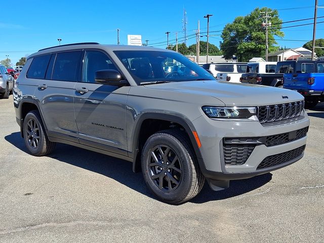 2027 Jeep Grand Cherokee L Laredo Altitude