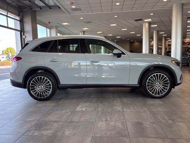 2027 Mercedes-Benz GLC 300