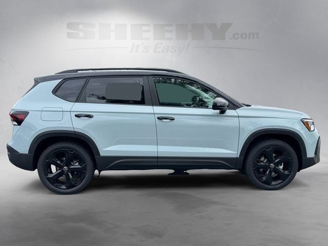 2027 Volkswagen Taos SE Black