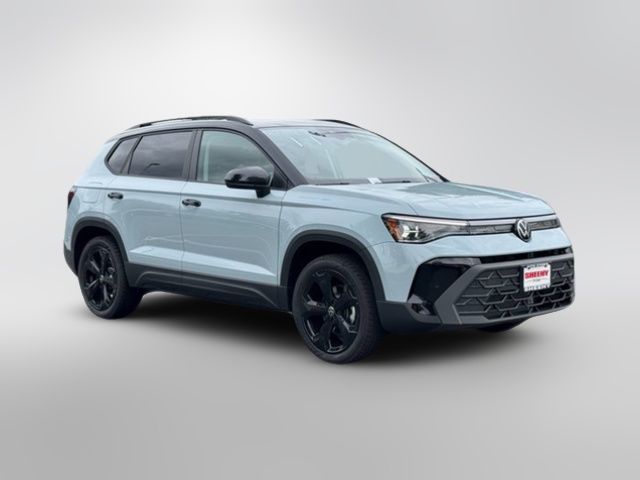 2027 Volkswagen Taos SE Black