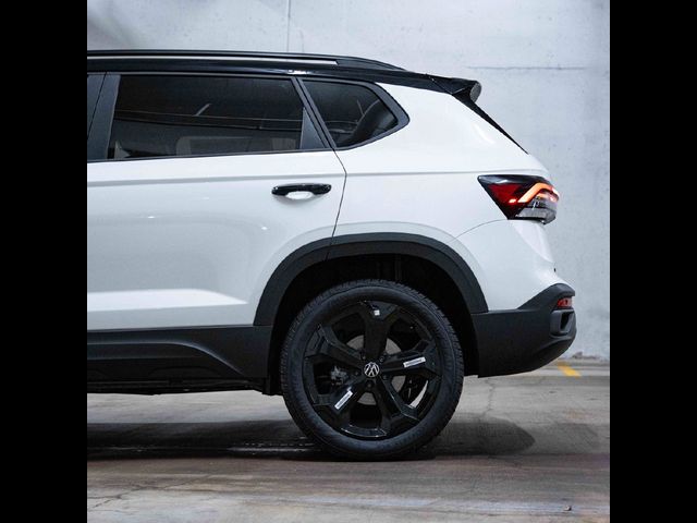 2027 Volkswagen Taos SE Black