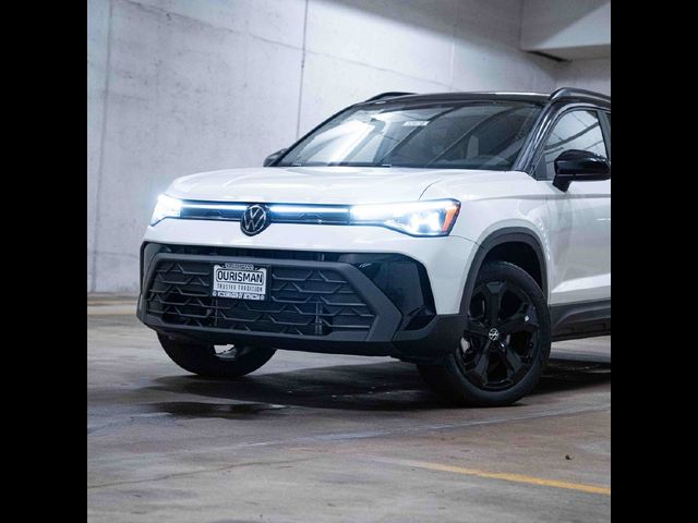 2027 Volkswagen Taos SE Black