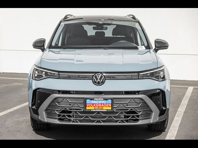 2027 Volkswagen Taos SE Black