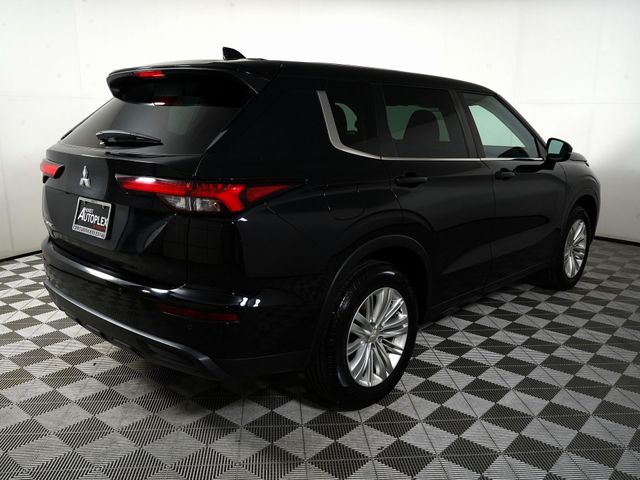 2022 Mitsubishi Outlander ES